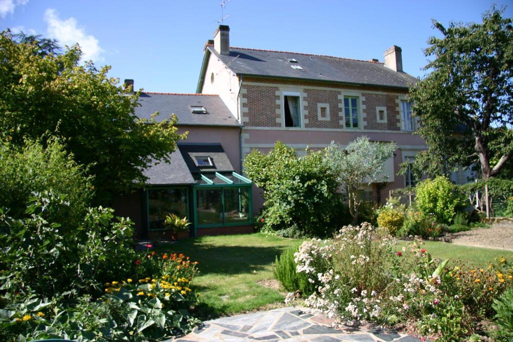 Chambres D'Hotes Du Chalet De Caharet Pipriac Экстерьер фото