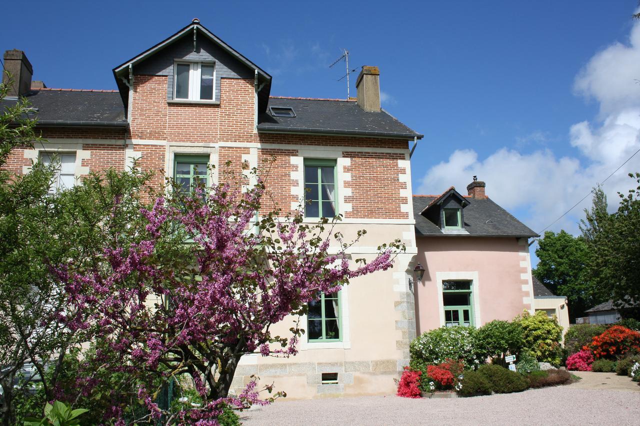 Chambres D'Hotes Du Chalet De Caharet Pipriac Экстерьер фото